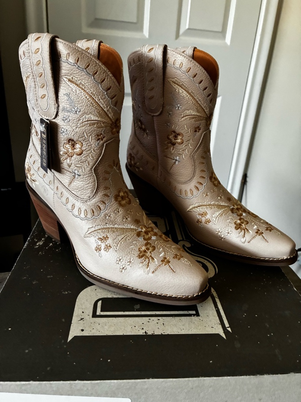 dingo Cream Floral Embroidered Western Ankle Boots - Picture 2 of 6